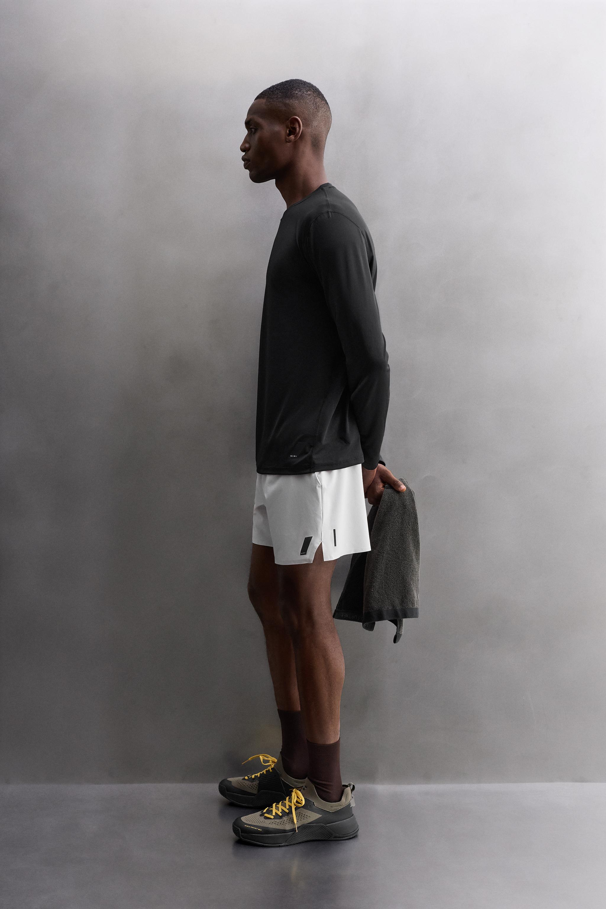 BASIC LONG SLEEVE TECHNICAL T-SHIRT